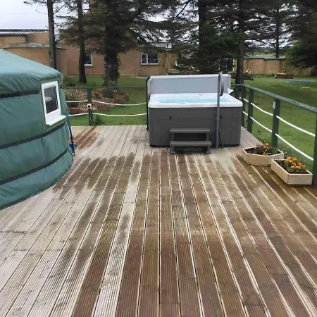 Green Yurt With Hot Tub - Sleeps 3 Parking & Wifi Turriff Exterior photo