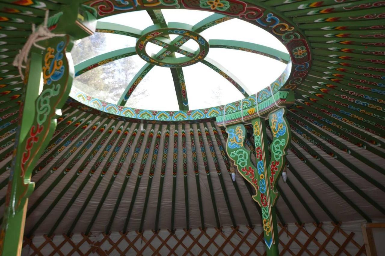 Yurt With Hot Tub - Sleeps 3 Parking & Wifi * Turriff