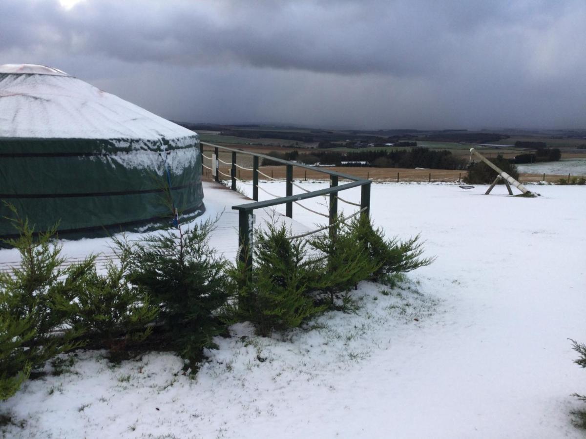 Yurt With Hot Tub - Sleeps 3 Parking & Wifi